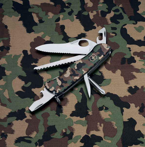 Нож Victorinox Trailmaster, 111мм, 12 функций (камуфляж)